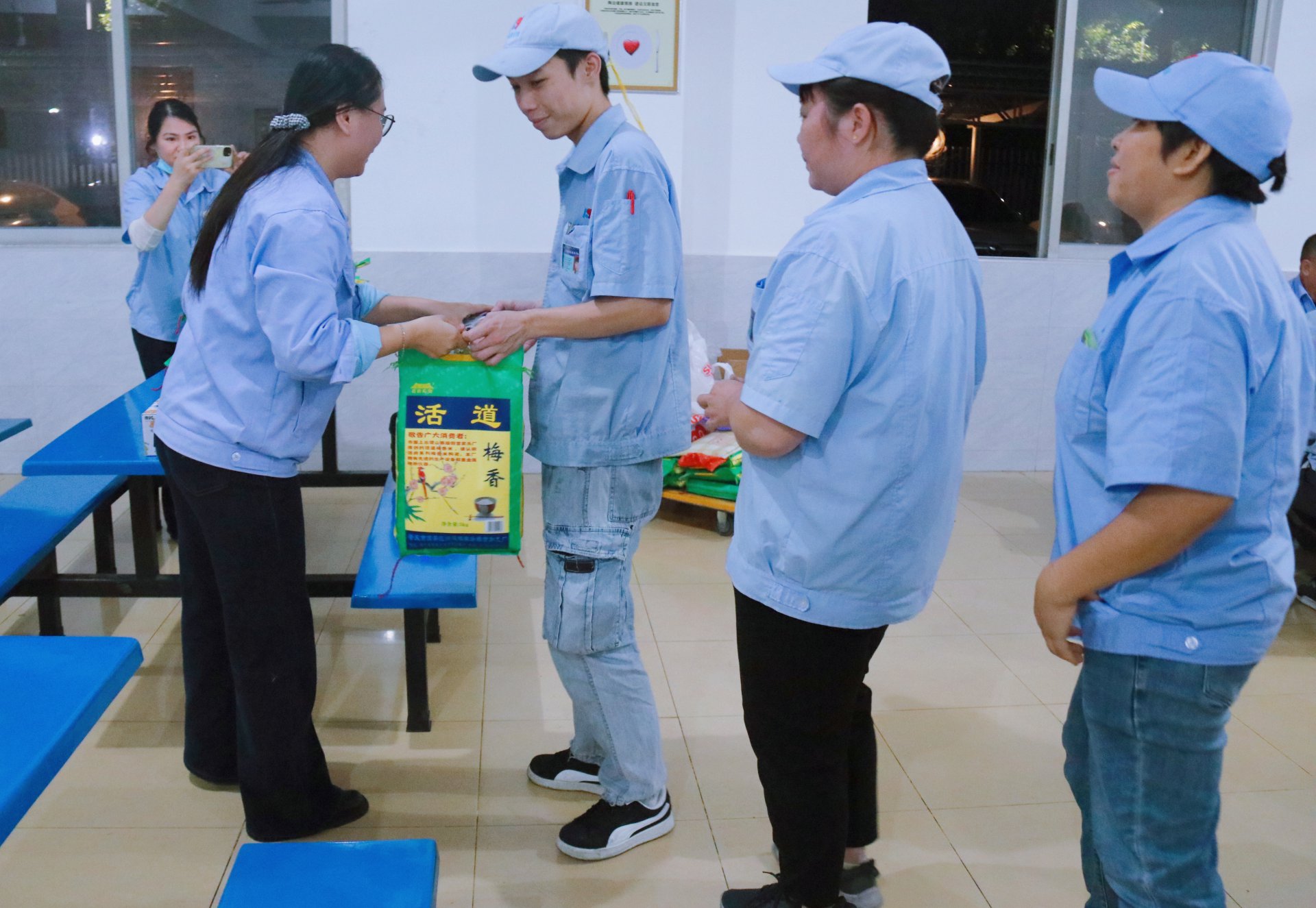 10月份員工生日會(huì)照片